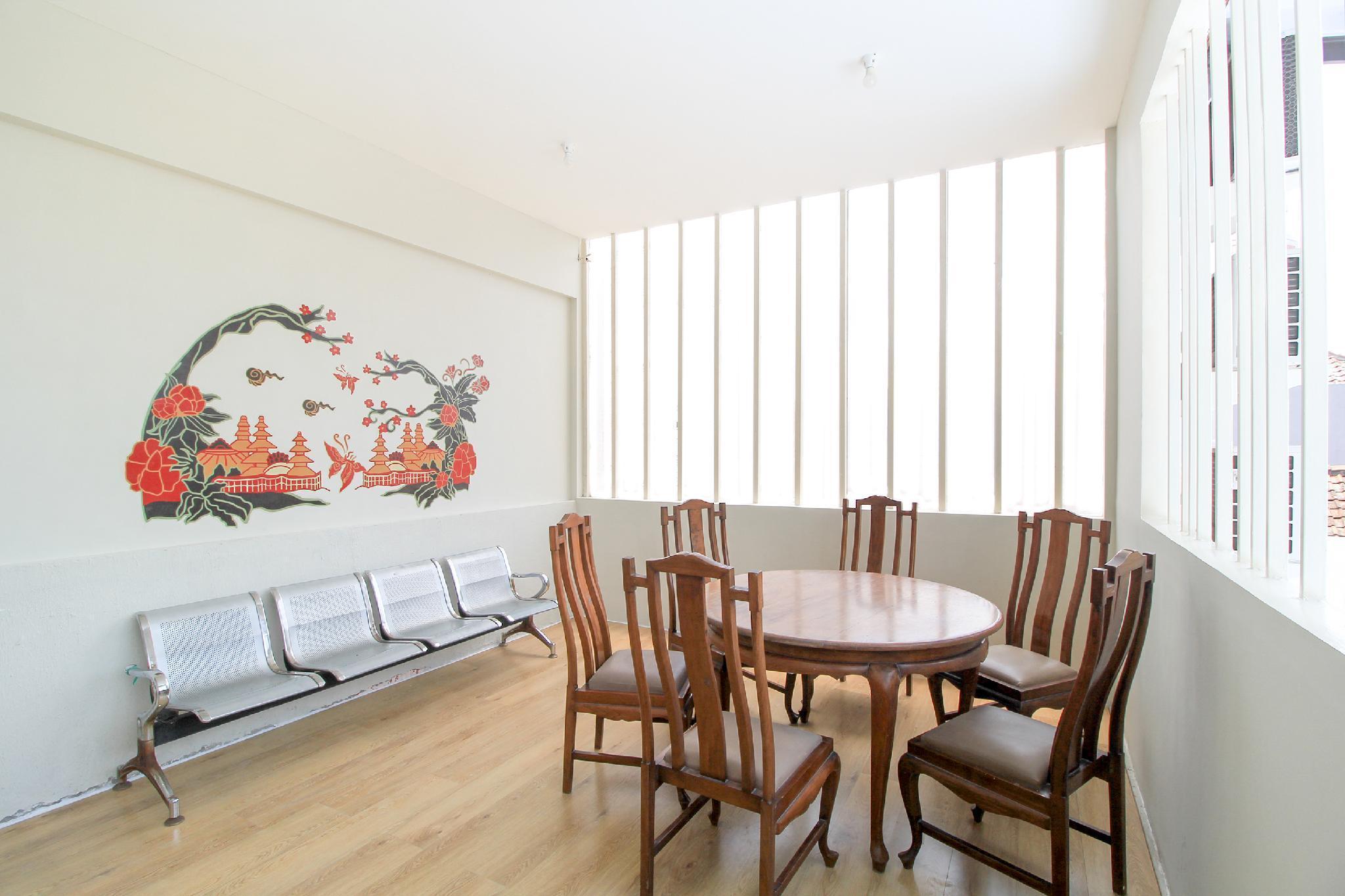 Super Oyo 168 K-15 Residence Surabaya Ngoại thất bức ảnh